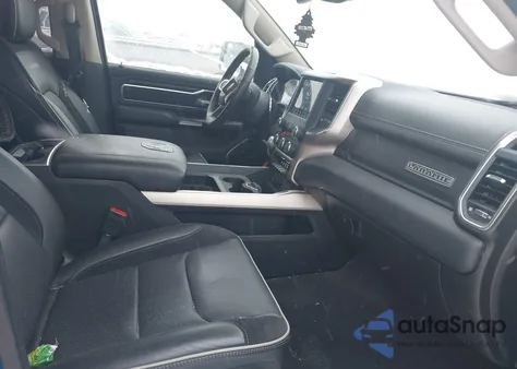 2021 Ram 1500 Laramie 4X4 5'7 Box z USA, uszkodzony, nr VIN 1C6SRFJT2MN665900